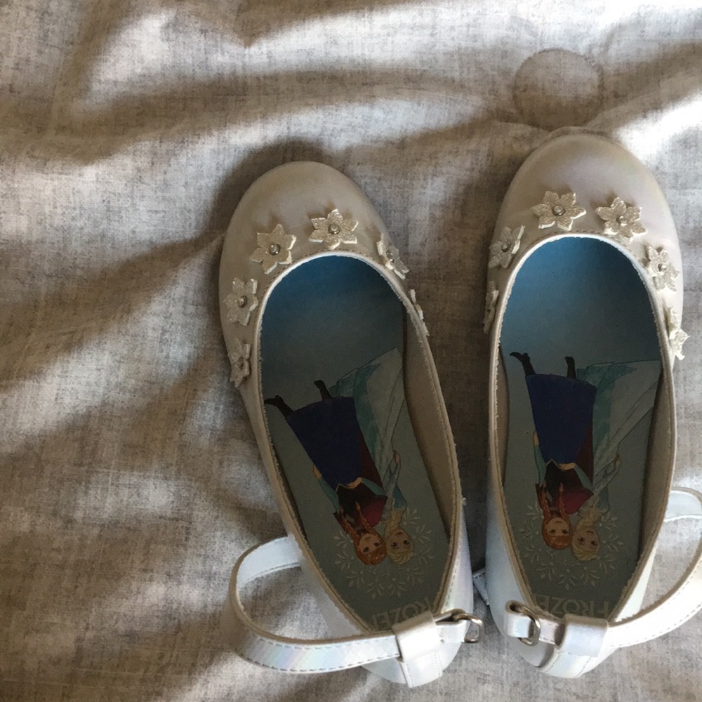 Girl’s shoes